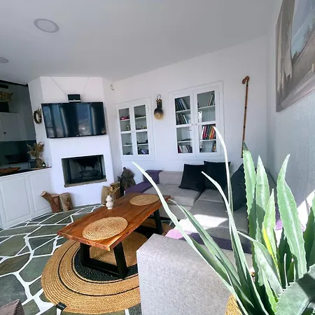 Anora House