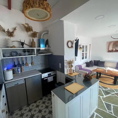 Дом отдыха Anora House *